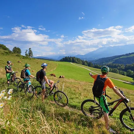 Bikeski Family Hotel, B&b, Apartaments, Couette-café 3*