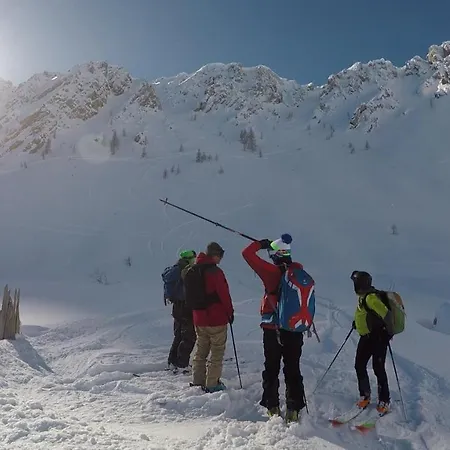 Bikeski Family Hotel, B&b, Apartaments, Couette-café Mezica