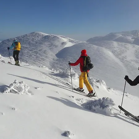 Bikeski Family Hotel, B&b, Apartaments, Couette-café Mezica