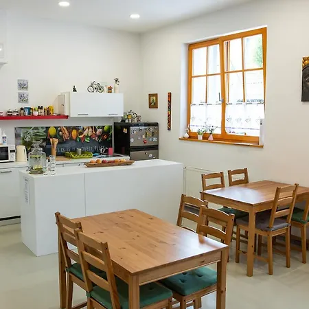 Bikeski Family Hotel, B&b, Apartaments, Mezica