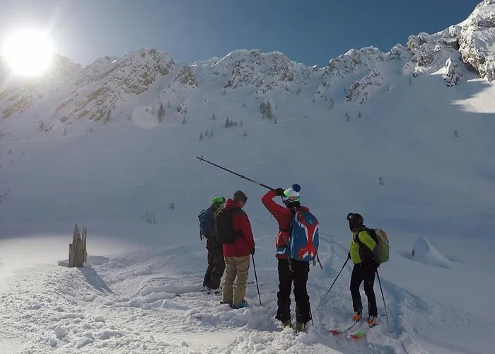 Bikeski Family Hotel, B&b, Apartaments, فندق مبيت وإفطار Mezica