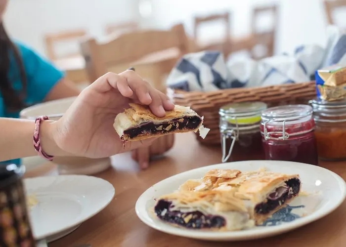 住宿加早餐酒店 Bikeski Family Hotel, B&b, Apartaments, Mezica