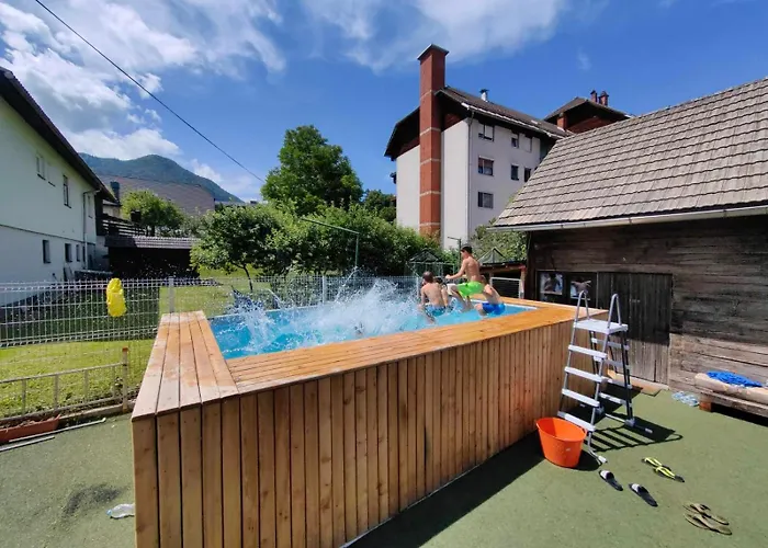 Bikeski Family Hotel, B&b, Apartaments, Mezica